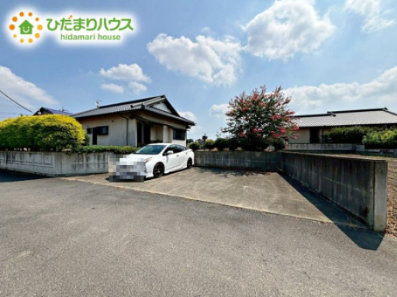 3台駐車できるゆとりのカースペース完備