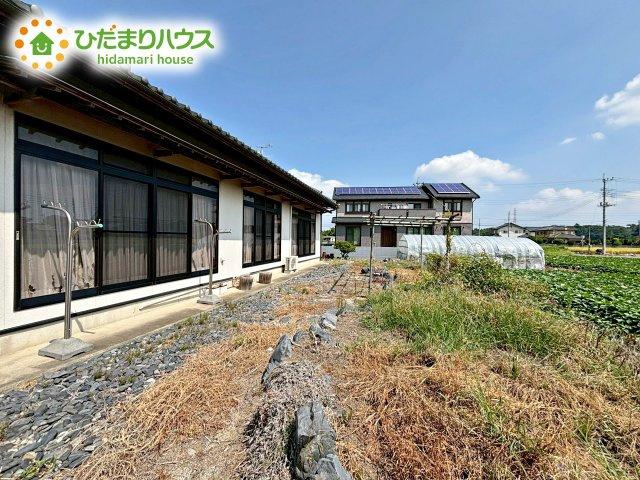 お庭付物件になります！お庭遊びや、プールなどお子様も大喜び(^^)