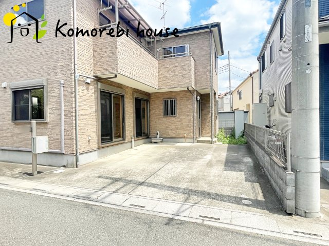 駐車場があるので、車を買う予定の方も安心です