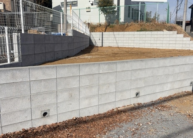 物件の詳細については、現地を見てわかること以外に、役所や法務局などで調べないとわからないことがあります。そのため、現地に行く場合は、もしこの物件を買ったらどのような生活ができるかをイメージしましょう。