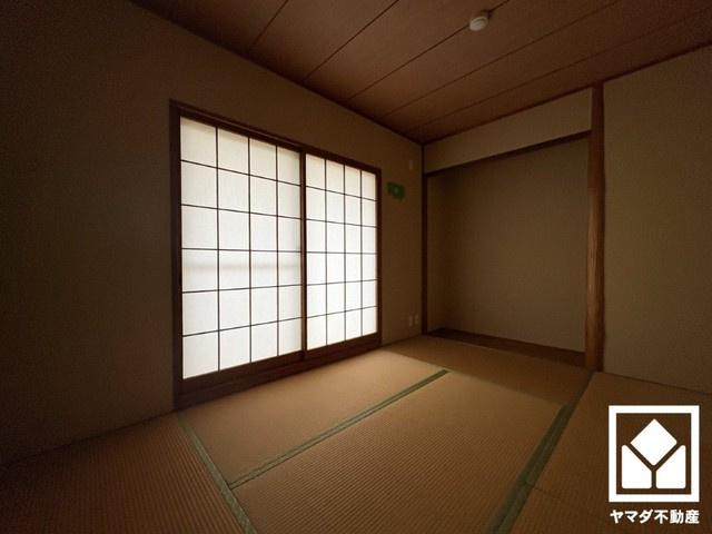フリールームは収納や居室、テレワークスペースや趣味のお部屋などとしてもご活用いただけます。（リフォーム前の写真です）