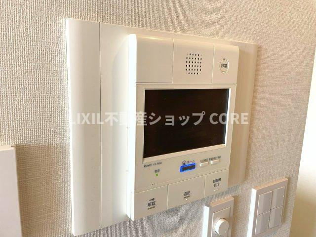 ＴＶモニター付インターホンでセキュリティ面にも配慮。小さなお子様のお留守番でも安心なアイテムです。　