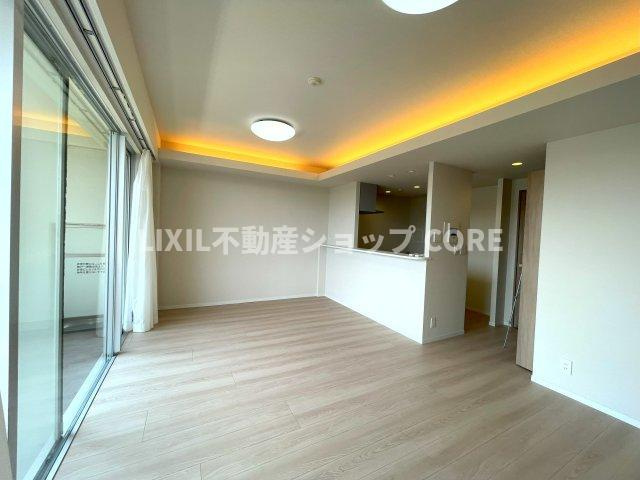 家族と過ごす時間を大切にしたい方にぴったりの明るくゆとりある住空間です。　