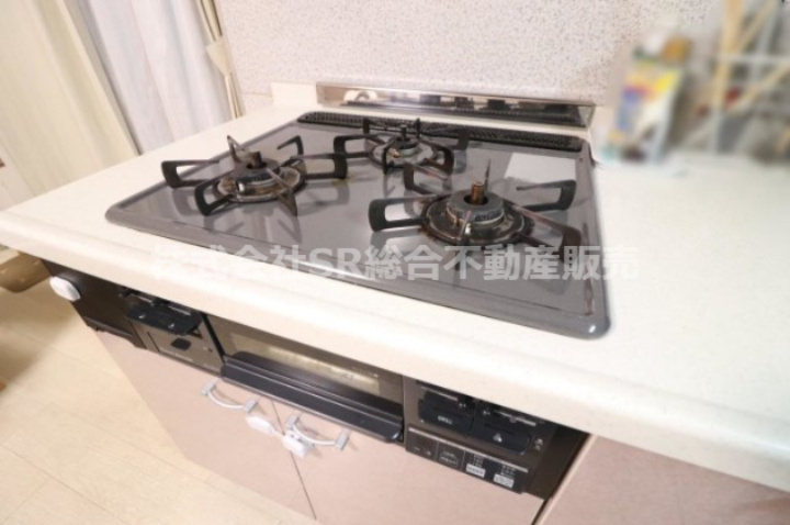 3口コンロ、グリル付きです！