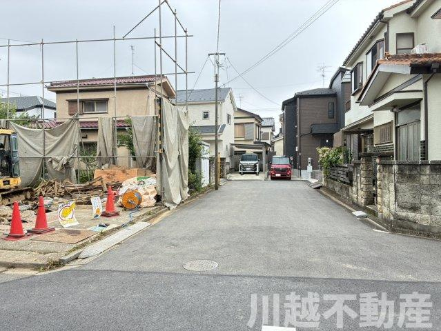 前面道路含む現地写真です