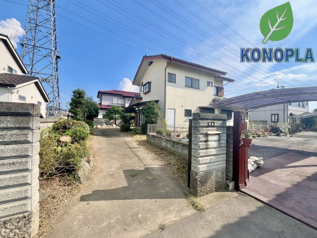 ■外観｜広々とした駐車スペースで楽々駐車可能！お買い物後もスムーズにお荷物を運べます♪