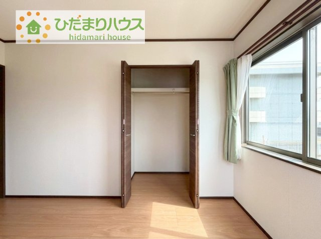 お洋服の多い女性に人気！収納力の高いクローゼット付き☆彡