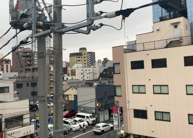 眺望を気にして物件を探す場合、前面に建物が建っていないか現地で確認しましょう！前面に建物があると景色はもちろん、日当たりや風通しにも影響が出てきます。住んだ時のことを想像しながら現地見学をしましょう。