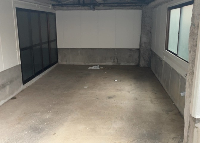 駐車場と明記されていても、最小スペースでつくられた駐車場だと大型車は駐車できなかったり、出入りしにくくなったりする可能性があります。お車のサイズと購入したい物件の駐車場のサイズを現地で確認しましょう。
