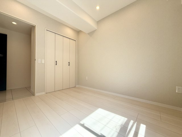インテリアショップで見掛けた「あの家具」も置ける、ゆったりとした空間。時に広さが上質な寛ぎの時間になる事も。