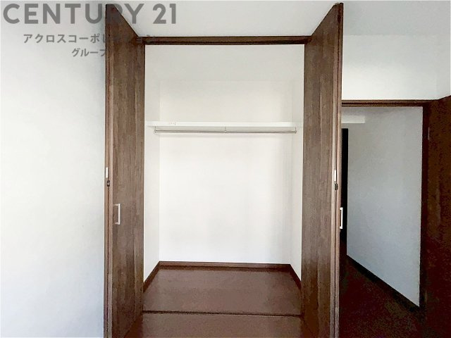 衣類やアクセサリー、小物類の収納が便利で整理整頓がしやすく、部屋の美観を保ちつつ、スペースを最大限に活用できます。衣服のしわやダメージを防ぎ、長持ちさせることができます。