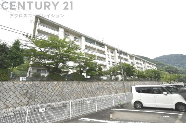 鉄筋コンクリート造5階建て