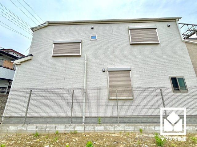 全居室に窓がございます。明るい陽光がたっぷり差し込む心地よい生活空間です。