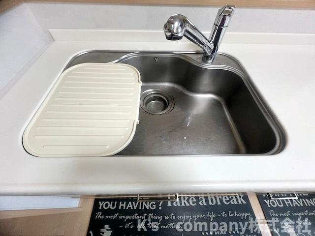 耐久性にすぐれたステンレス素材のシンク◇お手入れがしやすくいつも清潔に保てる素材です♪