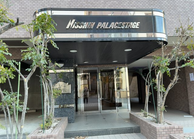 マンションのエントランスには、もともと風よけや防犯の役割がありますが、マンションによって宅配ボックスなどの設備が備わっている所もあります。日々の生活をイメージしながら生活しやすさをチェックしましょう。