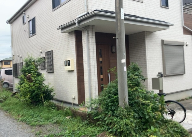 土地を買う際、住む地域の自治体や福祉の補助制度にも注目してみましょう。子供や老人の医療補助やゴミ出しのルールなど、自治体によってルールに大きな違いがあるため、暮らしやすい土地で判断するとよいでしょう。