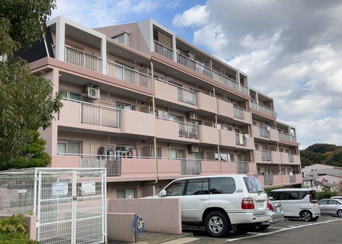 ＳＲＣ造は強度や耐震性の面でもRC造と比べて優れています。そのため、10階建以上の高層または超高層マンションなどの建築にも多く採用されています。柱や梁などのサイズが小さくても高い耐震性を確保できます。
