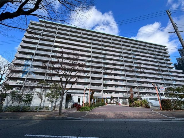 ホームセンターやスーパー・百均ショップも徒歩約5分圏内♪