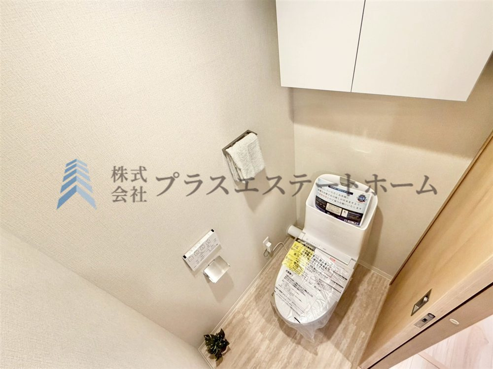 綺麗を守る清潔トイレ♪お掃除はサッと一拭きで完了♪少ない水でしっかり洗い流します♪