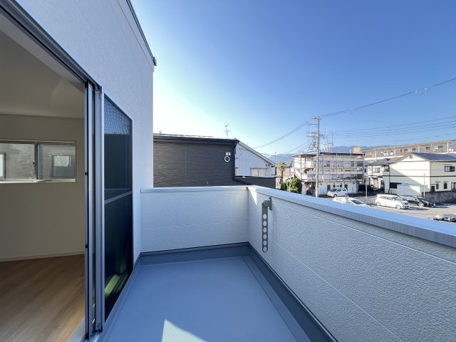 陽当たり良好なバルコニーです