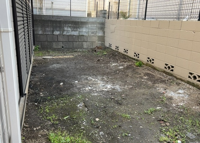 庭があることでガーデニングや家庭菜園はもちろん、こどもの遊び場やペットを放して遊ぶことができます。また、家の周囲に余裕があるということです。隣地との間があれば、十分な日当たりと、風通しが確保できます。