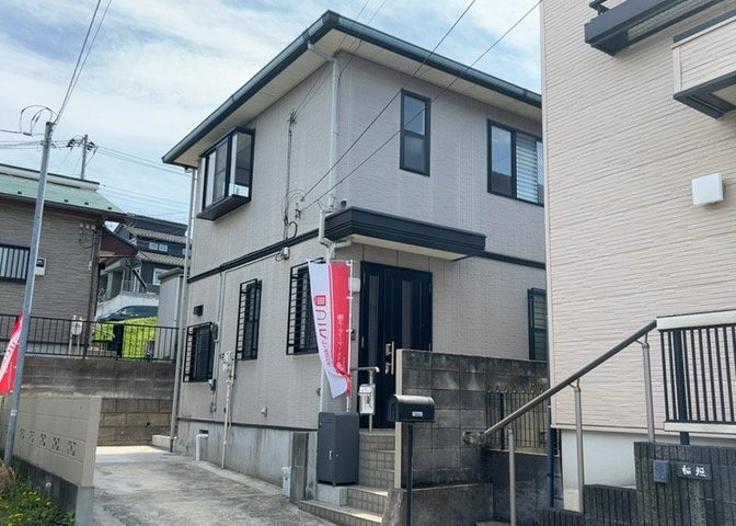 お持ちの車種によっては前面道路が広い方が便利でしょう。しかし、前面道路が広ければその分交通量が多くなるため、騒音などが気になる場合があります。実際に現地を見学し、周辺交通量や騒音などを確認しましょう！