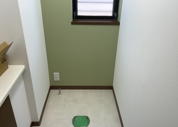 トイレは大きさや形、機能、抗菌性などが異なる多種多彩なタイプが各メーカーから出ています。それぞれに良さがあるため、事前にどういったタイプのトイレがいいのかをご家庭内で決めて、内見に行くといいでしょう。