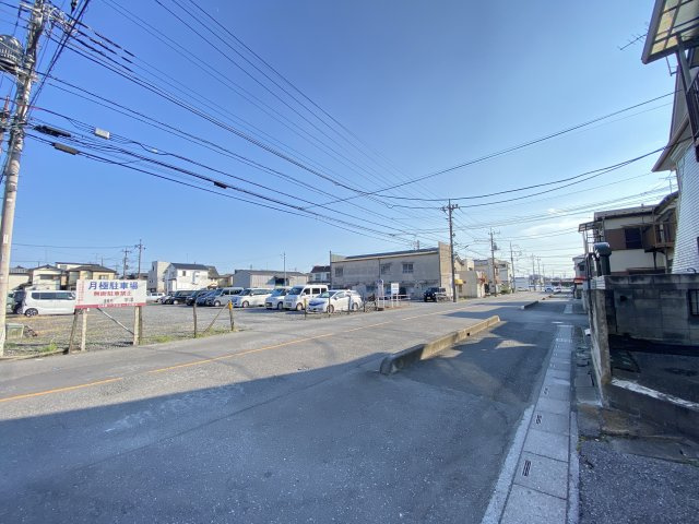 前面道路含む現地写真です