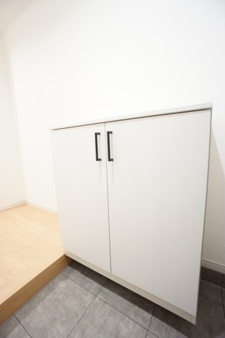 下足収納は高さ調整可能♪