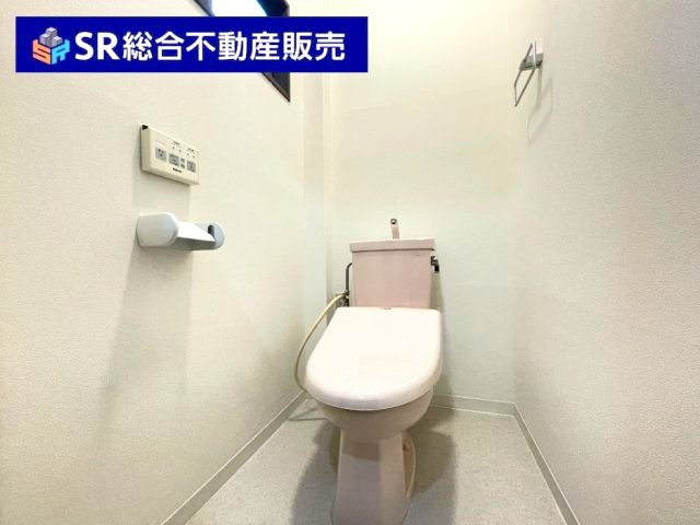 温水洗浄便座もございます♪
