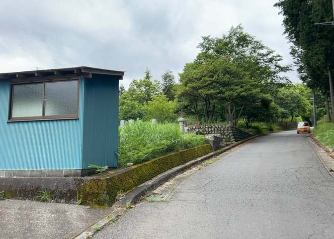 物件の詳細については、現地を見てわかること以外に、役所や法務局などで調べないとわからないことがあります。そのため、現地に行く場合は、もしこの物件を買ったらどのような生活ができるかをイメージしましょう。