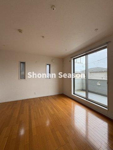 家具の配置もしやすい、使い勝手の良い洋室です。