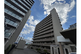 ベルヴィ南草津弐番館　天然木フルリノベーションの外観