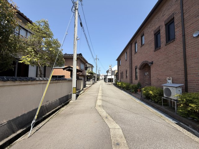 東道路は融雪付き