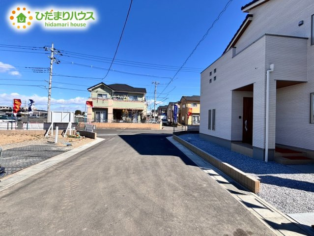 前面道路幅6ｍ☆　車の出入りもラクラクできちゃいます♪　