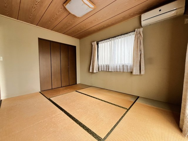 行田市長野5丁目　中古戸建　1階和室　南向きの和室　収納付き