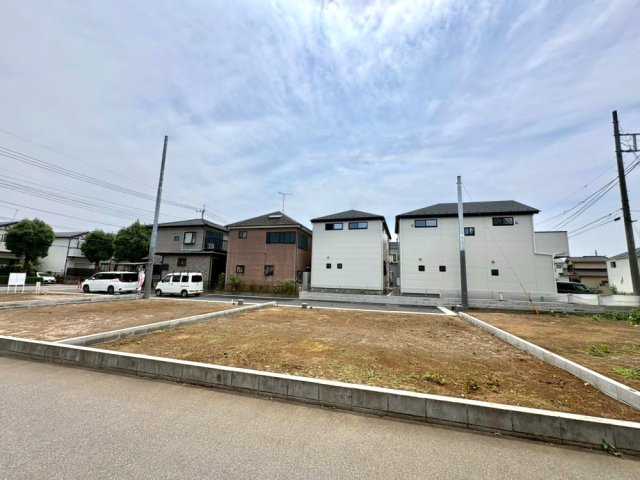 ■C区画　■自由設計で理想の住まいを実現できる注文住宅用地！　■現地と合わせて当社施工現場のご見学も可能です！　■花田小学校まで徒歩2分(約160ｍ)・中央中学校まで徒歩15分（約1200ｍ）