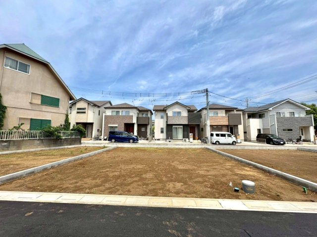 ■C区画　■自由設計で理想の住まいを実現できる注文住宅用地！　■現地と合わせて当社施工現場のご見学も可能です！　■花田小学校まで徒歩2分(約160ｍ)・中央中学校まで徒歩15分（約1200ｍ）
