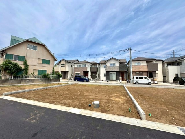 ■C区画　■自由設計で理想の住まいを実現できる注文住宅用地！　■現地と合わせて当社施工現場のご見学も可能です！　■花田小学校まで徒歩2分(約160ｍ)・中央中学校まで徒歩15分（約1200ｍ）