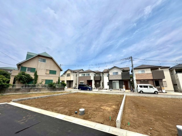 ■C区画　■自由設計で理想の住まいを実現できる注文住宅用地！　■現地と合わせて当社施工現場のご見学も可能です！　■花田小学校まで徒歩2分(約160ｍ)・中央中学校まで徒歩15分（約1200ｍ）