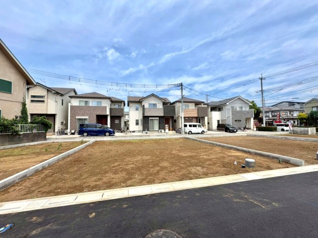 ■C区画　■自由設計で理想の住まいを実現できる注文住宅用地！　■現地と合わせて当社施工現場のご見学も可能です！　■花田小学校まで徒歩2分(約160ｍ)・中央中学校まで徒歩15分（約1200ｍ）
