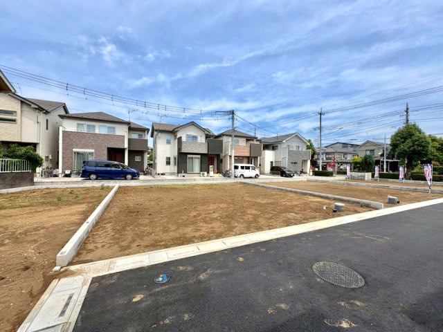 ■C区画　■自由設計で理想の住まいを実現できる注文住宅用地！　■現地と合わせて当社施工現場のご見学も可能です！　■花田小学校まで徒歩2分(約160ｍ)・中央中学校まで徒歩15分（約1200ｍ）