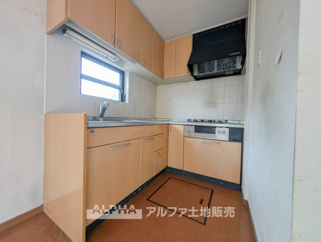 【Kitchen　Style】◆使いやすいシステムキッチン◆　毎日の料理を支えるシステムキッチン。食洗機やグリルも備え、調理から片付けまでスムーズに進められます。