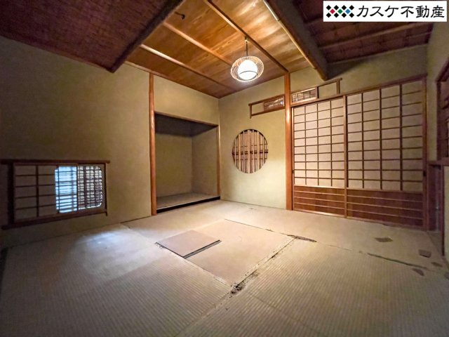 4.5帖の趣ある茶室です