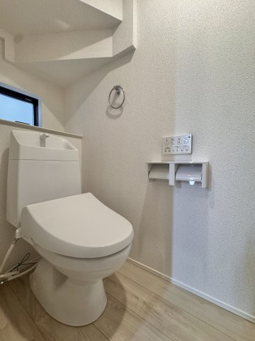 トイレは各階に設置してあり朝の忙しい時間にも余裕が生まれますね♪