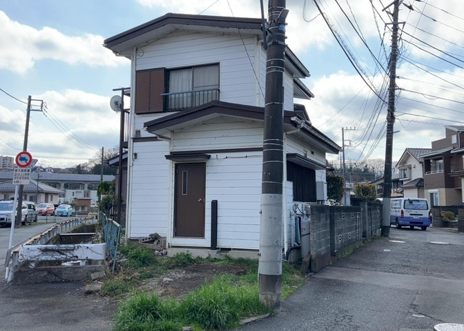物件の詳細については、現地を見てわかること以外に、役所や法務局などで調べないとわからないことがあります。そのため、現地に行く場合は、もしこの物件を買ったらどのような生活ができるかをイメージしましょう。