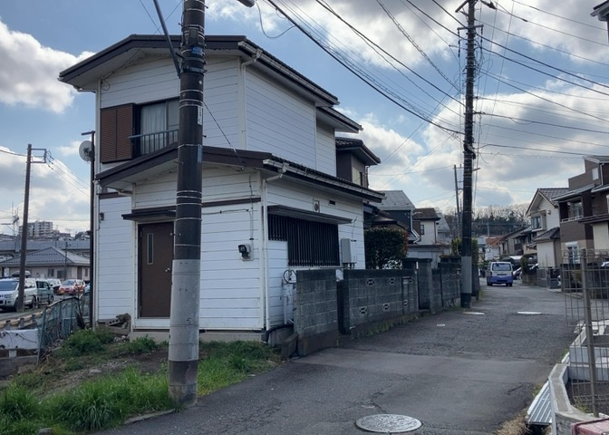 隣家の土地はどうなっているのか、生活利便施設が近くにあるのか、学校まで近いかなど、お客様のライフスタイルにあわせたイメージが重要です。また、近くにあると困る施設が近くにないかも確認するといいでしょう。
