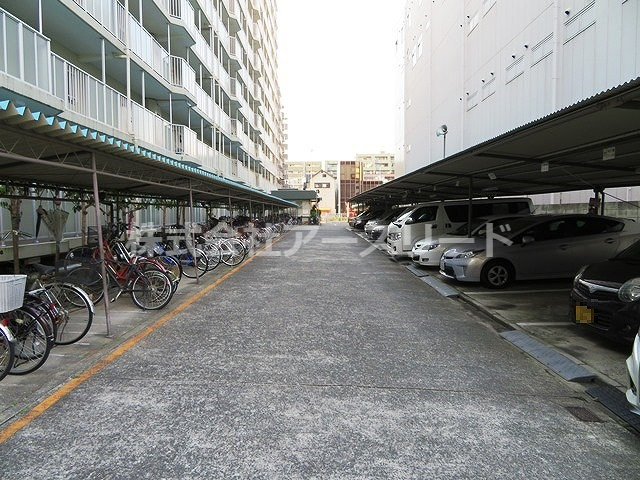 【駐車場】