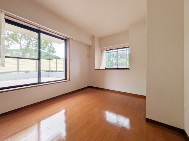 個人の部屋や寝室として使える洋室です