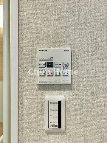 【浴室乾燥機】暖房・冷風・換気・乾燥が可能です。毎日を快適に過ごせるうれしい機能が揃っています。雨の日の洗濯物も安心です。